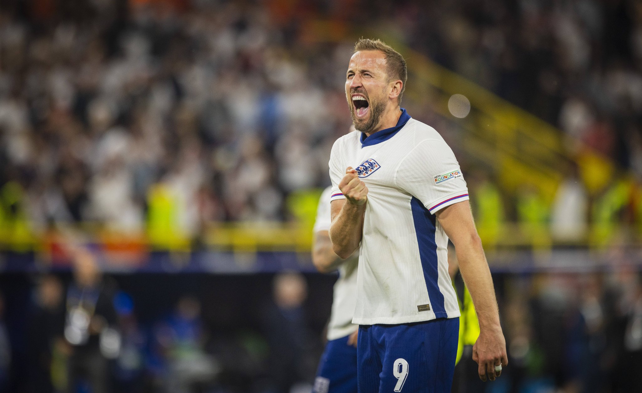 包含凯恩重要时刻出色发挥，雄鹿带队取胜！的词条